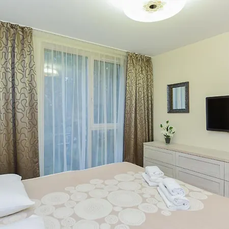 Birute Le Grande 3 Bedrooms *