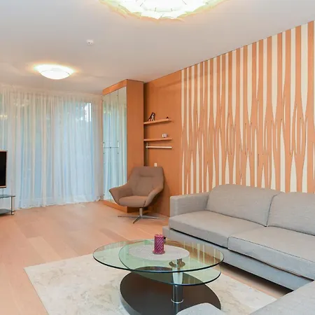 Birute Le Grande 3 Bedrooms Апартаменты *