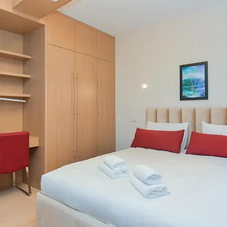 Birute Le Grande 3 Bedrooms *