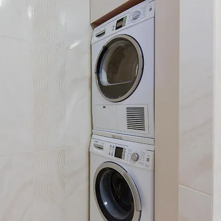 Birute Le Grande 3 Bedrooms *