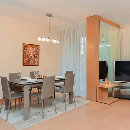 Birute Le Grande 3 Bedrooms Апартаменты Паланга