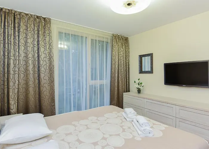 Birute Le Grande 3 Bedrooms *