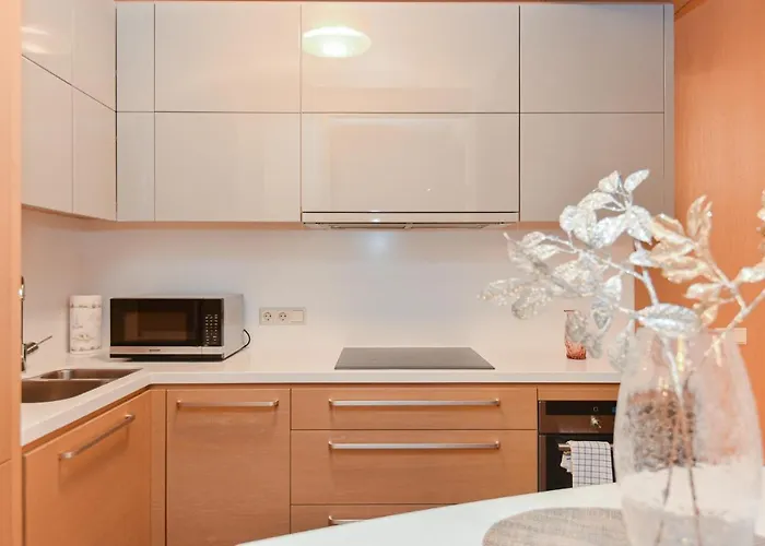 Birute Le Grande 3 Bedrooms *