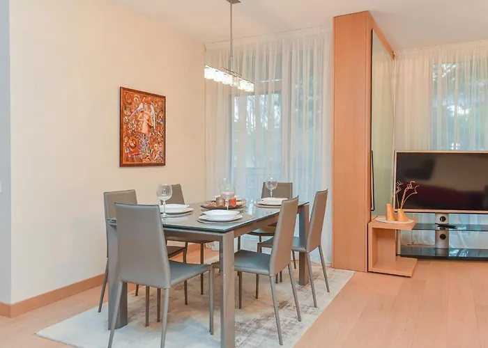 Birute Le Grande 3 Bedrooms דירה *