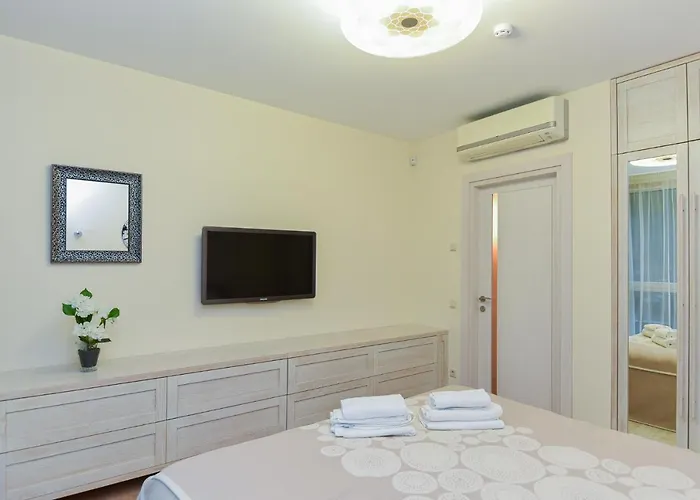 Birute Le Grande 3 Bedrooms פלאנגה