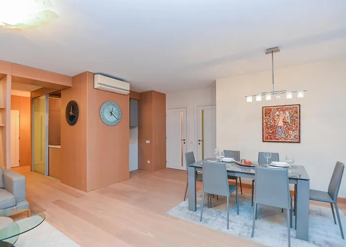 Birute Le Grande 3 Bedrooms דירה