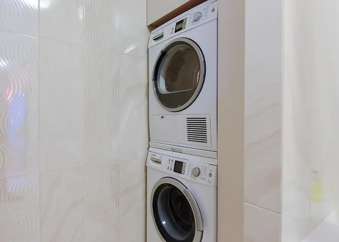 Birute Le Grande 3 Bedrooms *