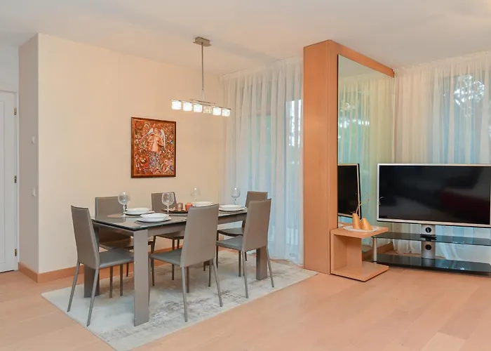 Birute Le Grande 3 Bedrooms דירה פלאנגה